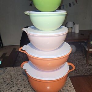 Colorful Mixing Bowl Set with Lids